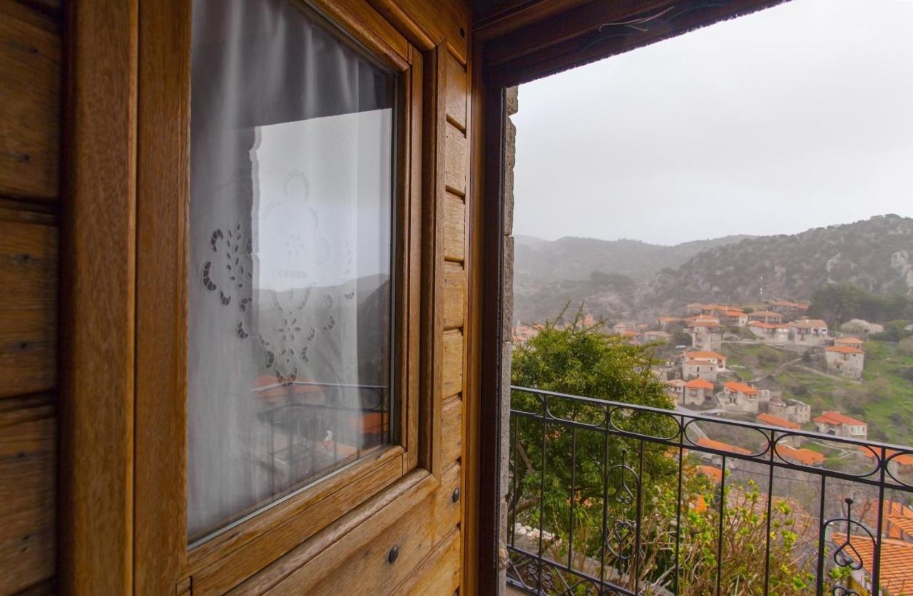 Mpelleiko Hotell Stemnitsa Exteriör bild
