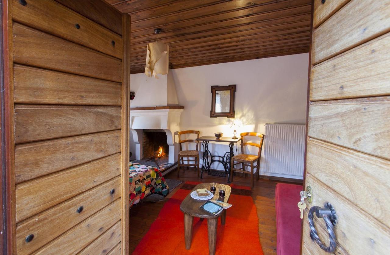 Mpelleiko Hotell Stemnitsa Exteriör bild