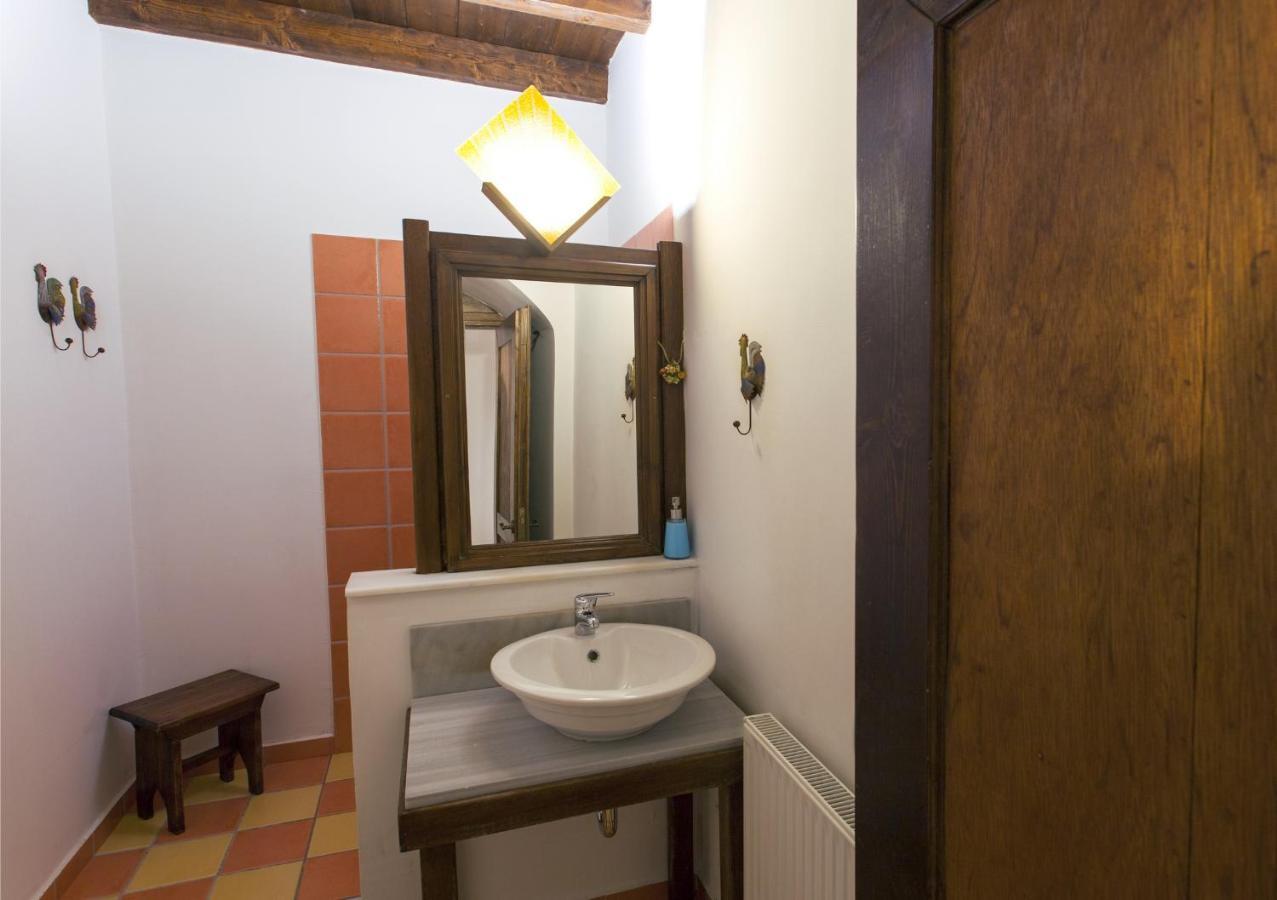 Mpelleiko Hotell Stemnitsa Exteriör bild