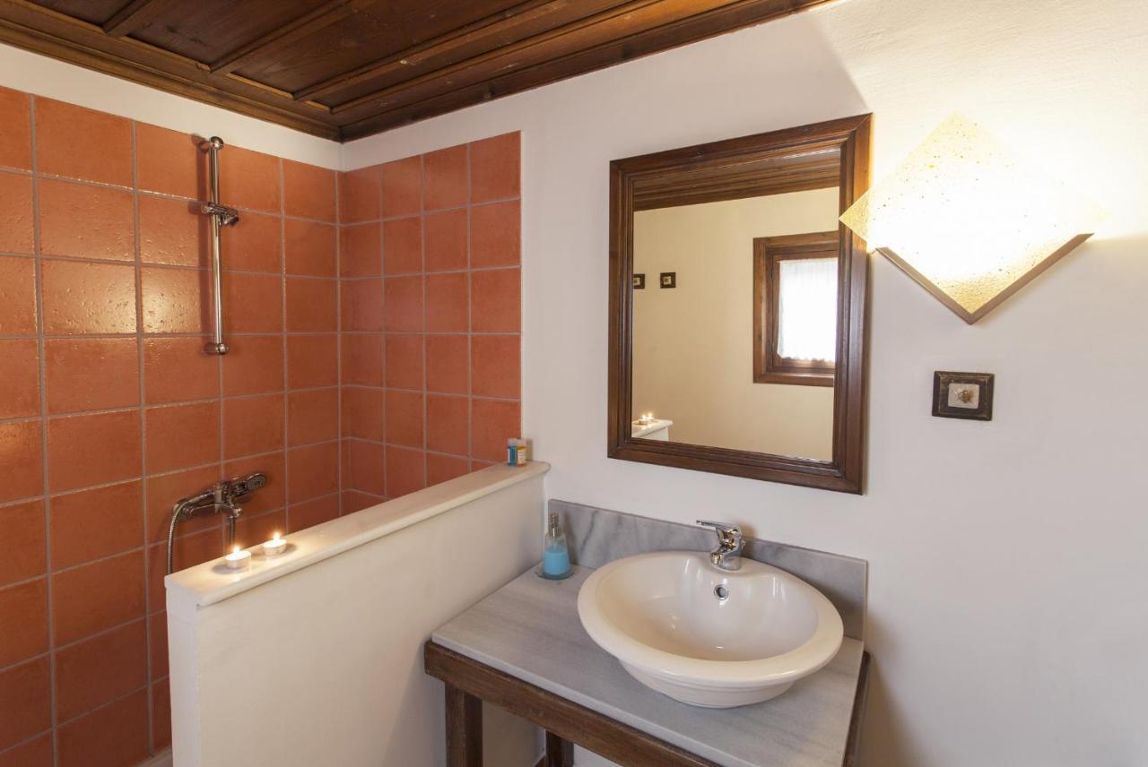 Mpelleiko Hotell Stemnitsa Exteriör bild