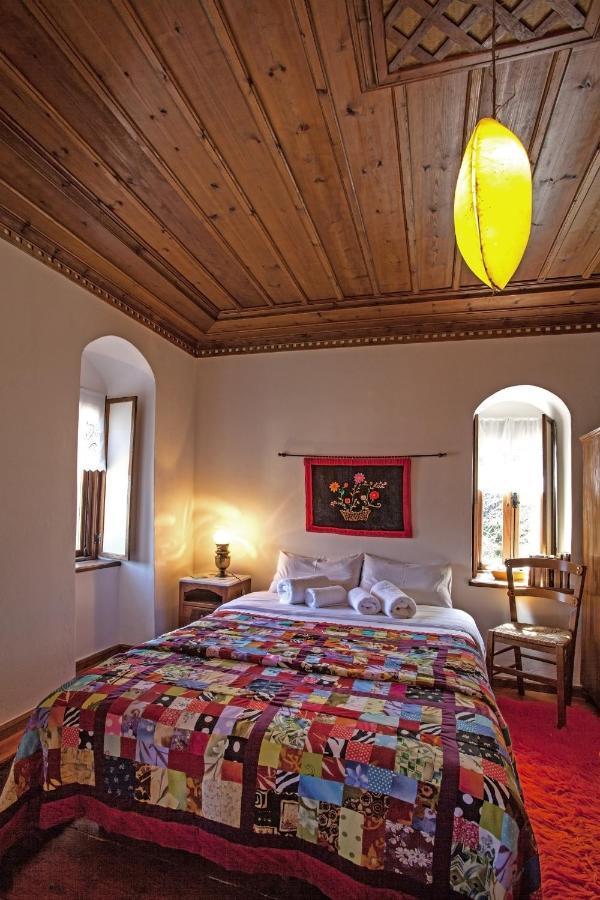 Mpelleiko Hotell Stemnitsa Exteriör bild